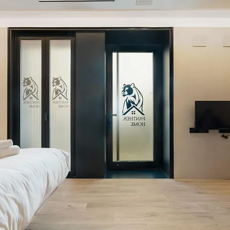 Panther Puerta Osario Apartamento Sevilha